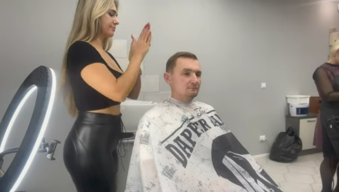 Beautiful Barberette Giving Head Massage