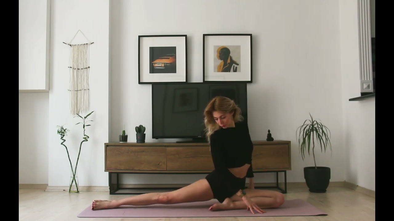 Yoga Yaparken Seksi Frikik