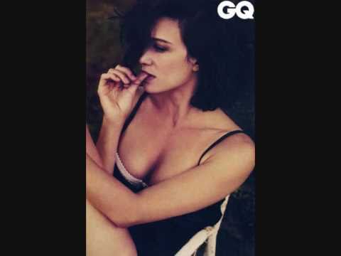 ASİA ARGENTO - GQ ITALY (JULY 2010)