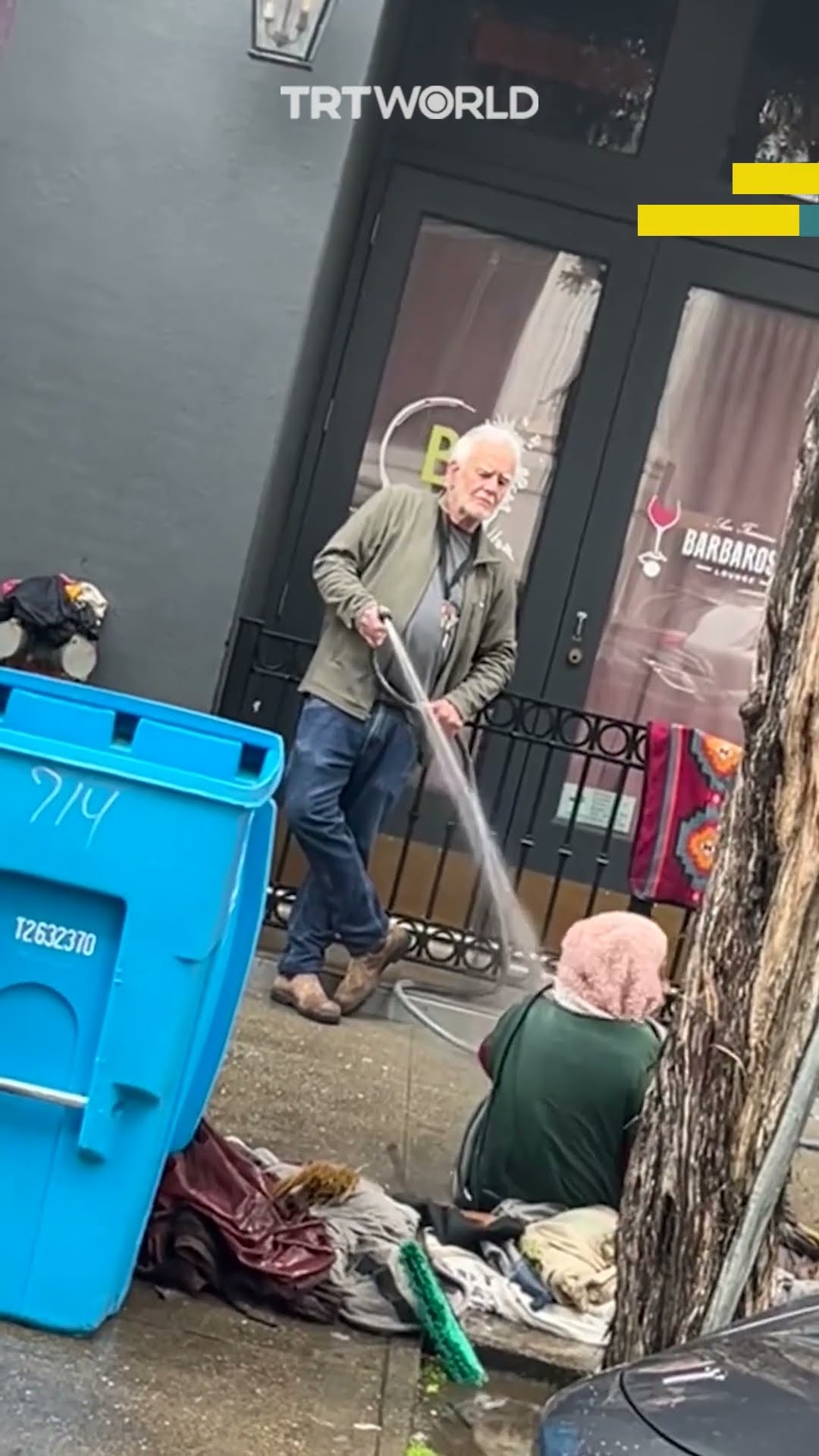 SAN FRANCİSCO ART GALLERY OWNER SPRAYS WATER AT HOMELESS WOMAN