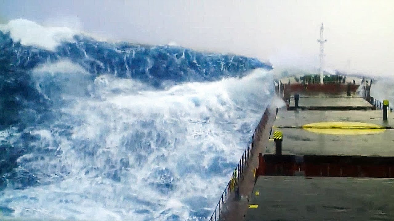 BIG WAVE VS SHIPS