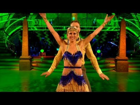 DENİSE VAN OUTEN CHARLESTON'S TO 'WALK LİKE AN EGYPTİAN' - STRİCTLY COME DANCİNG 2012 FİNAL - BBC