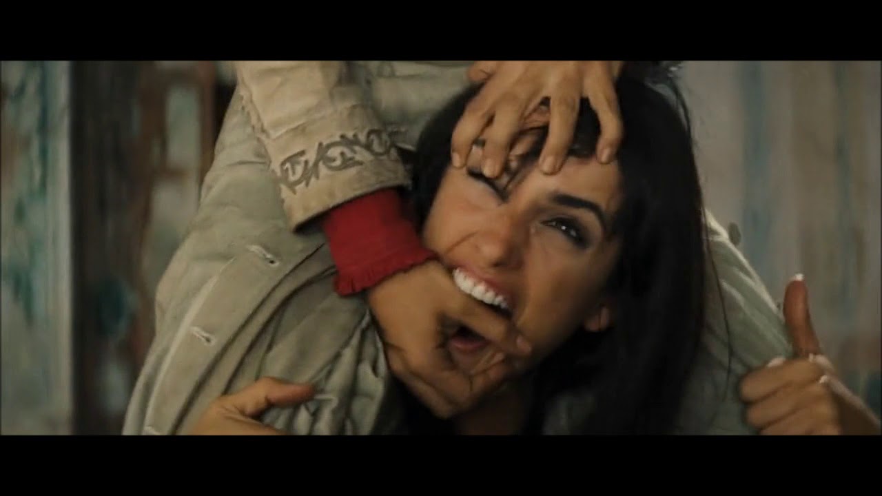 Salma Hayek and Penelope Cruz fight scene from 'Bandidas'
