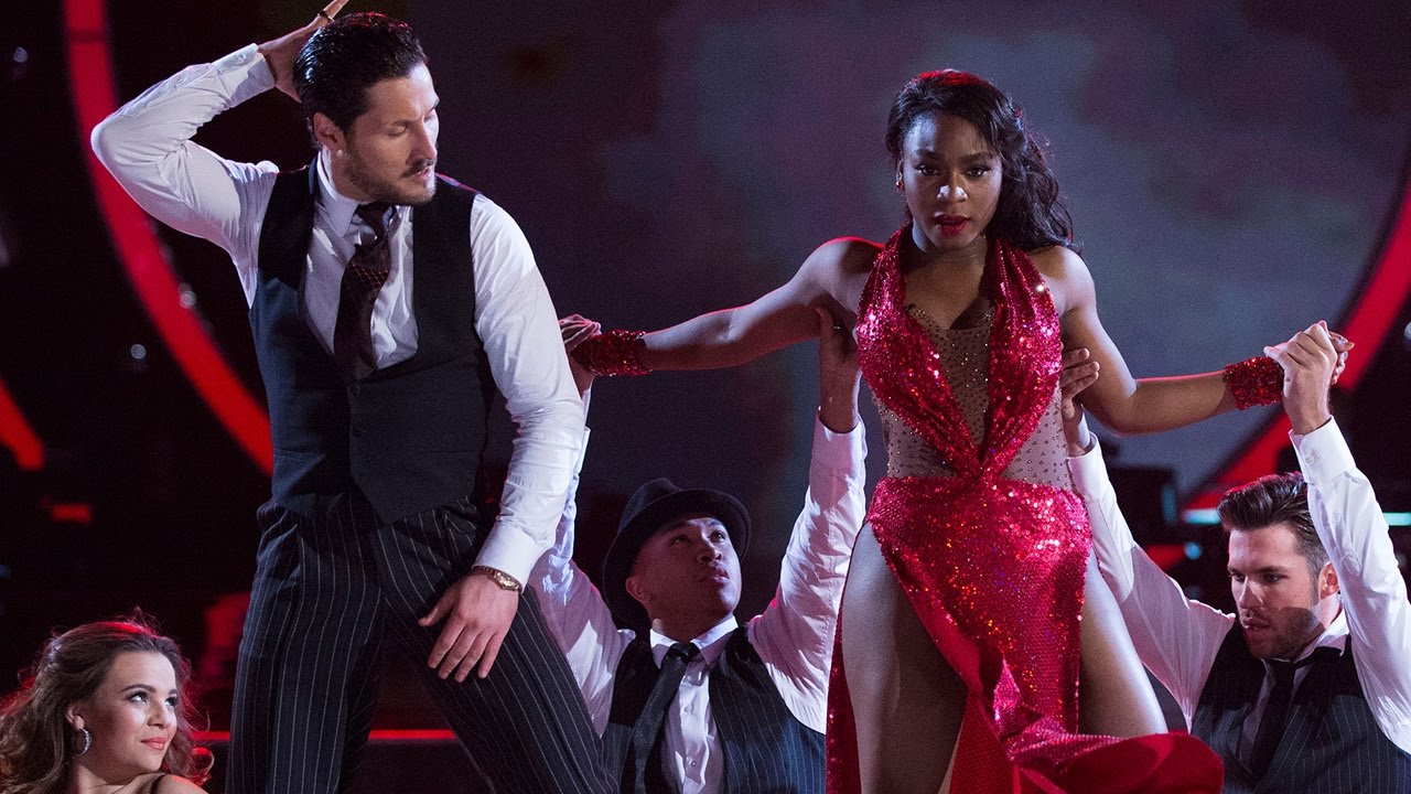 NORMANİ KORDEİ GETS HIGHEST SCORE ON DWTS WİTH HOT VEGAS NİGHT FOXTROT