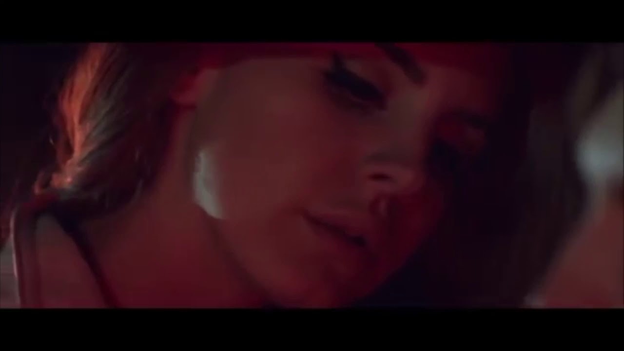 Lana del Rey kissing - Venice bitch