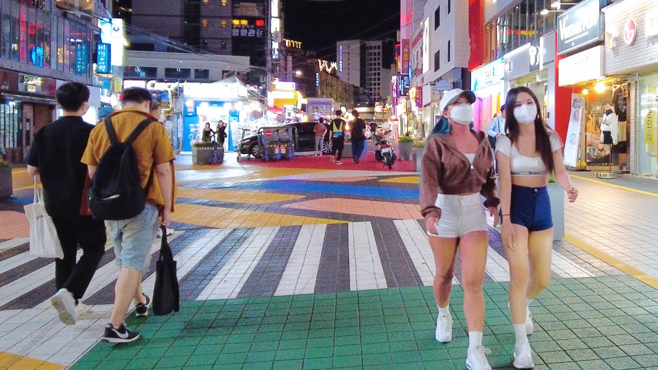 Seoul Autumn night street walk from Hongdae to Yeondae, Seogyo-dong to Sinchon 홍대에서 연대 신촌까지 밤거리 산책