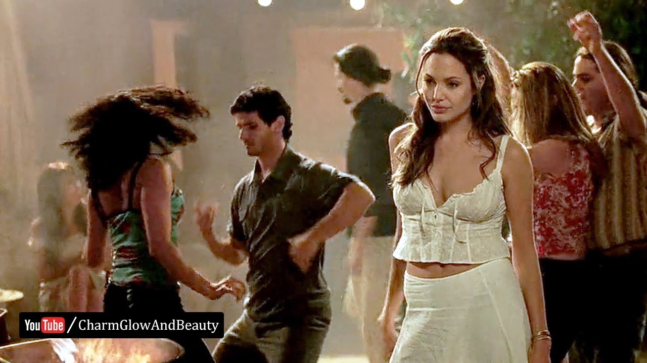 Super Hot Dance of Angelina Jolie With Brad Pitt | Mr.  Mrs. Smith (2005 film)