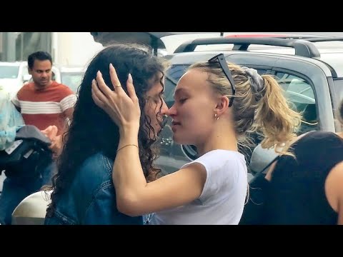 LİLY-ROSE DEPP GREETS RAPPER 070 SHAKE WİTH A MAKE OUT SESSİON