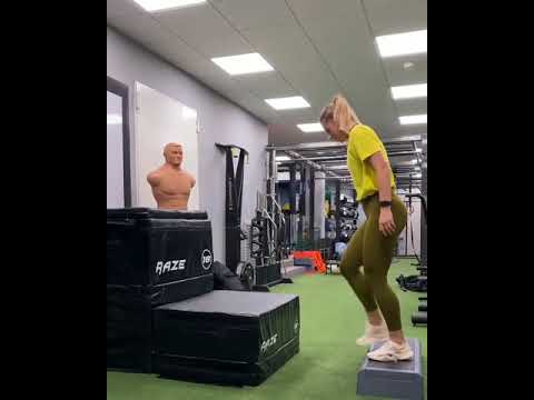 Marta Kostyuk working out! 