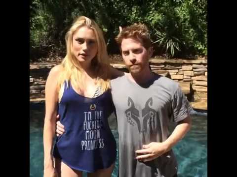 SEXY ICE BUCKET CHALLENGE WİTH CLARE GRANT  SETH GREEN