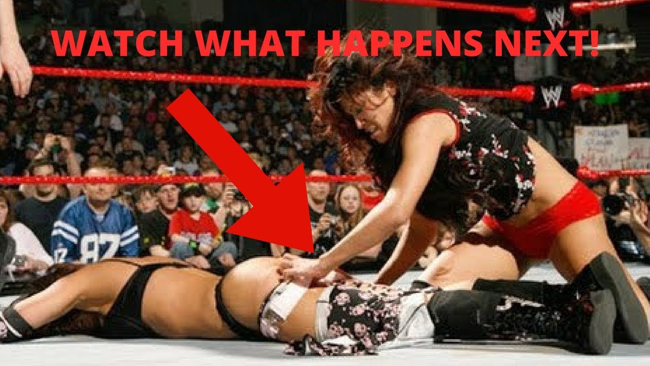 WWE DIVAS HOT PANTIES! - TRİSH STRATUS VS STACY KEİBLER BRA AND PANTİES MATCH