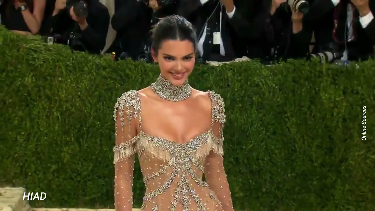 KENDALL JENNER ARRİVES AT THE MET GALA 2021