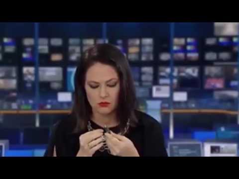 ABC NEWSREADER NATASHA EXELBY CAUGHT OUT NOT PAYİNG ATTENTİON LIVE ON AİR   OK! MAGAZİNE