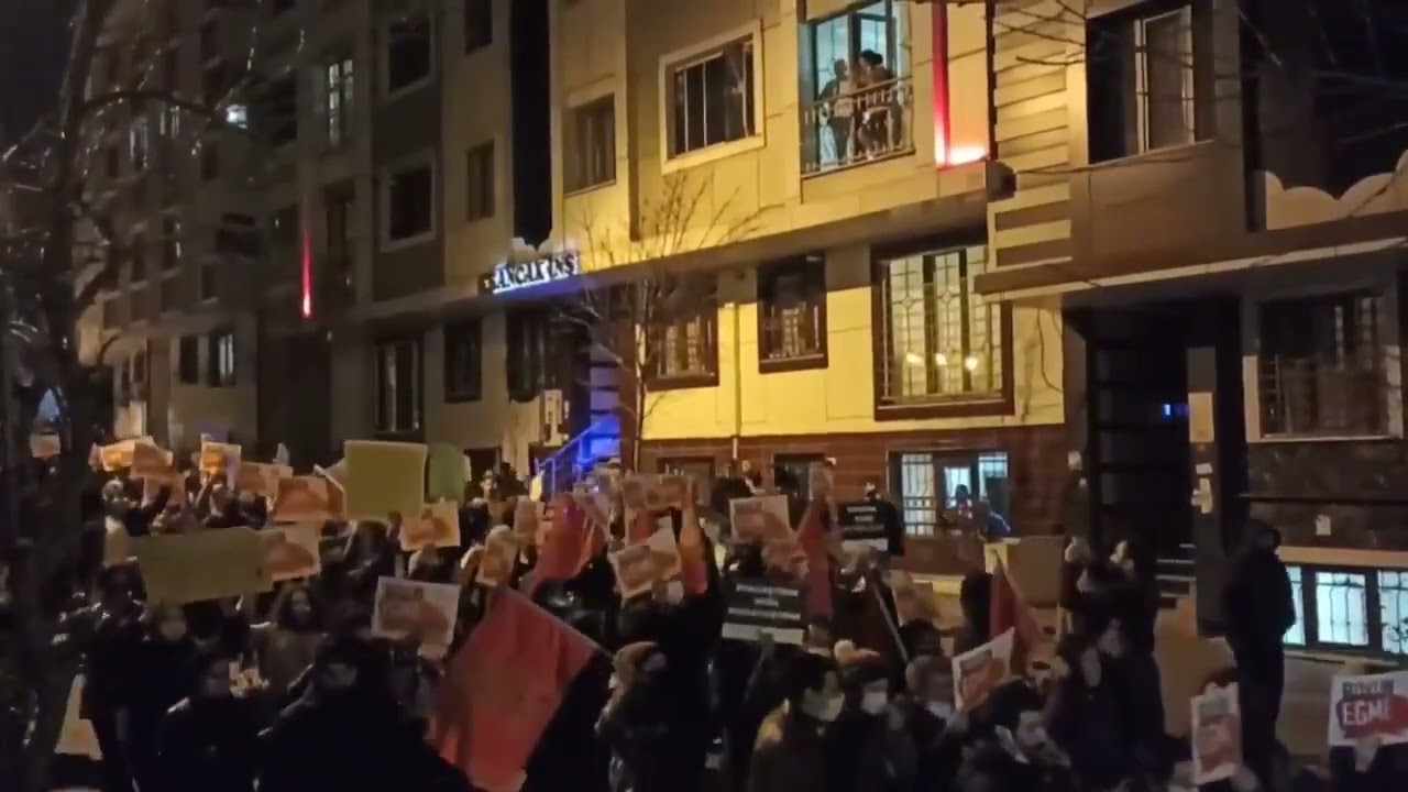 İstanbul Gazi Mahallesi'nde zamlara karşı yürüdüler!