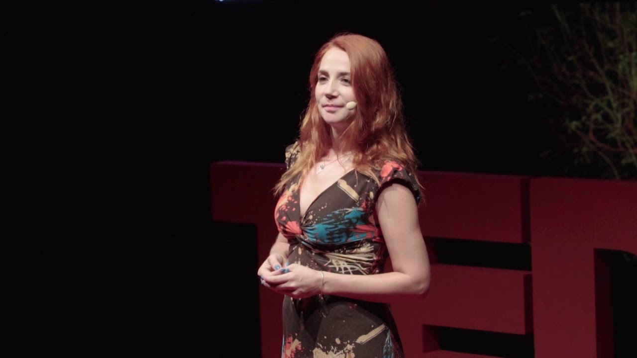 Müzikle Kalmak İçin Zorunlu Göç | Aylin Aslım | TEDxKAS