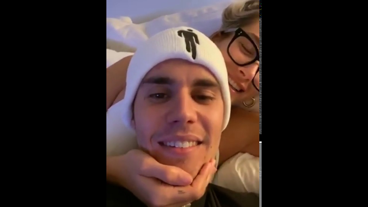 Justin and Hailey Bieber kisses -  IG Live 2020