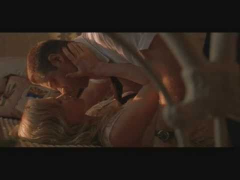 Kim Bassinger Russell Crowe are in Love in L A CONFIDENTIAL