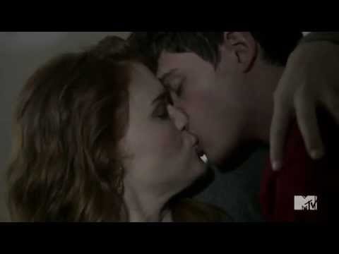 Young Peter Hale kiss Lydia - Teen Wolf S2E7