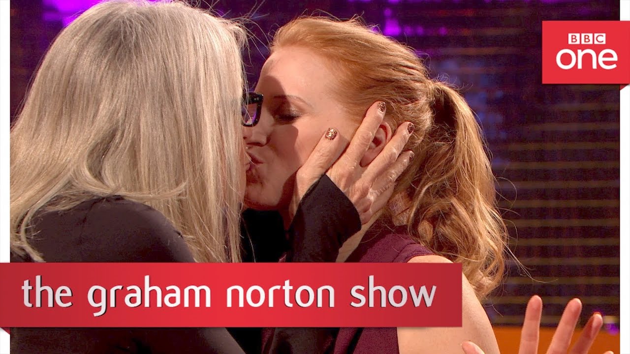 diane-keaton-kisses-kevin-bacon-and-jessica-chastain-the-graham-norton-show-2017-preview-bbc