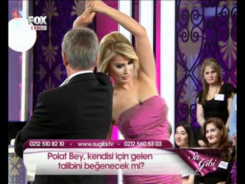 Songül Karlı pembe mini elbiseyle dans