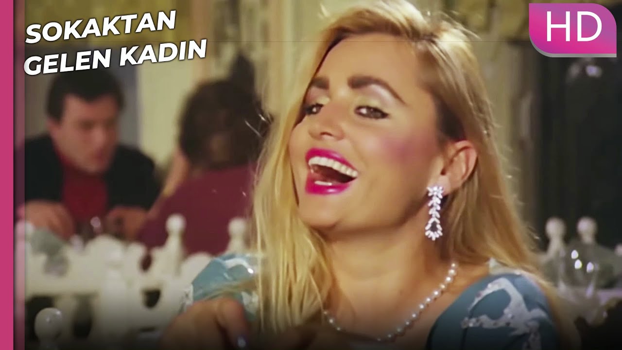 Banu Alkan - Sokaktan Gelen Kadın - Bu Gece Benimle Olmak İster Misin ? | Romantik Türk Filmi