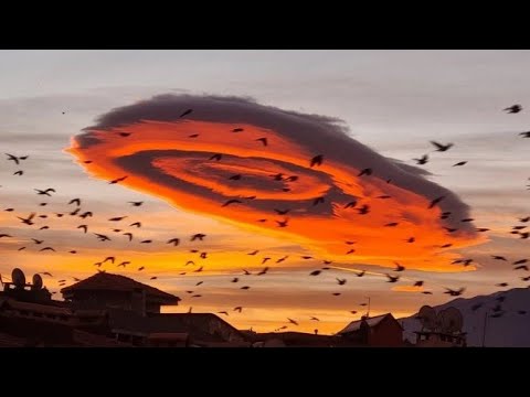 Bursa'da UFO'ya benzeyen garip bulut! Strange cloud that looks like a UFO! Turkiye