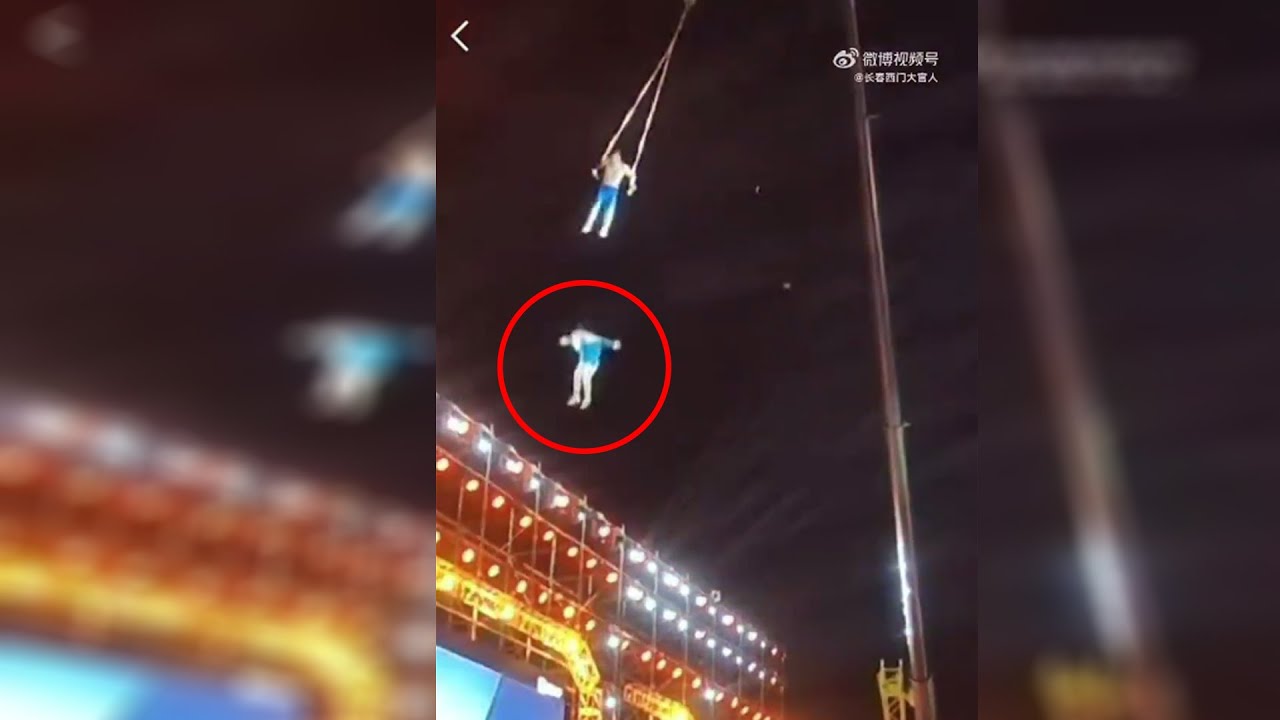 Çin'de uçan trapez gösterisinde yüksekten sahneye düşen jimnastikçi hayatını kaybetti