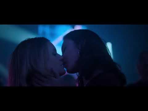 Sentinelle   Kiss Scene Klara In The Club  Olga Kurylenko