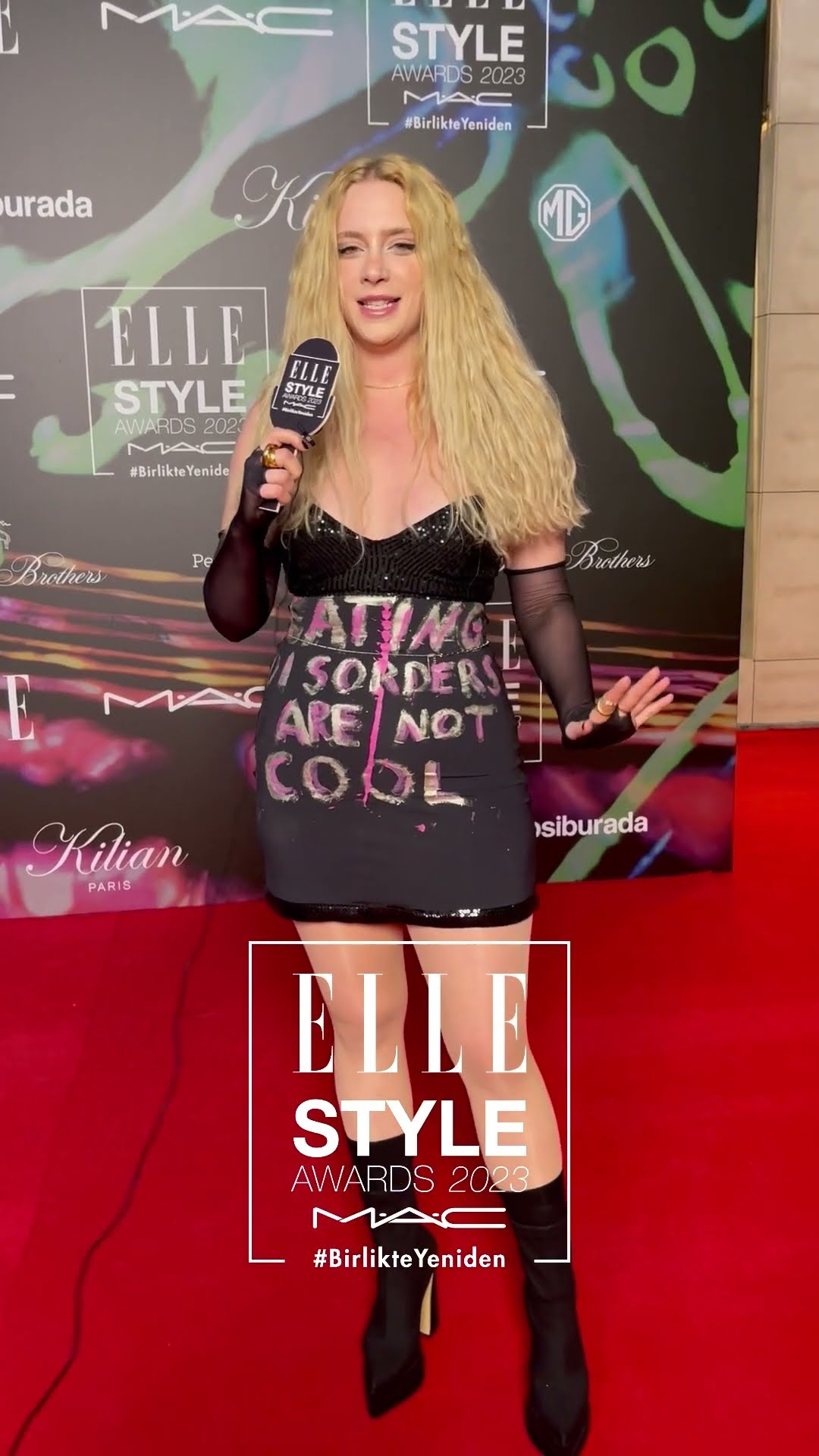 Kırmızı Halı: Hayal Köseoğlu    ELLEStyleAwards