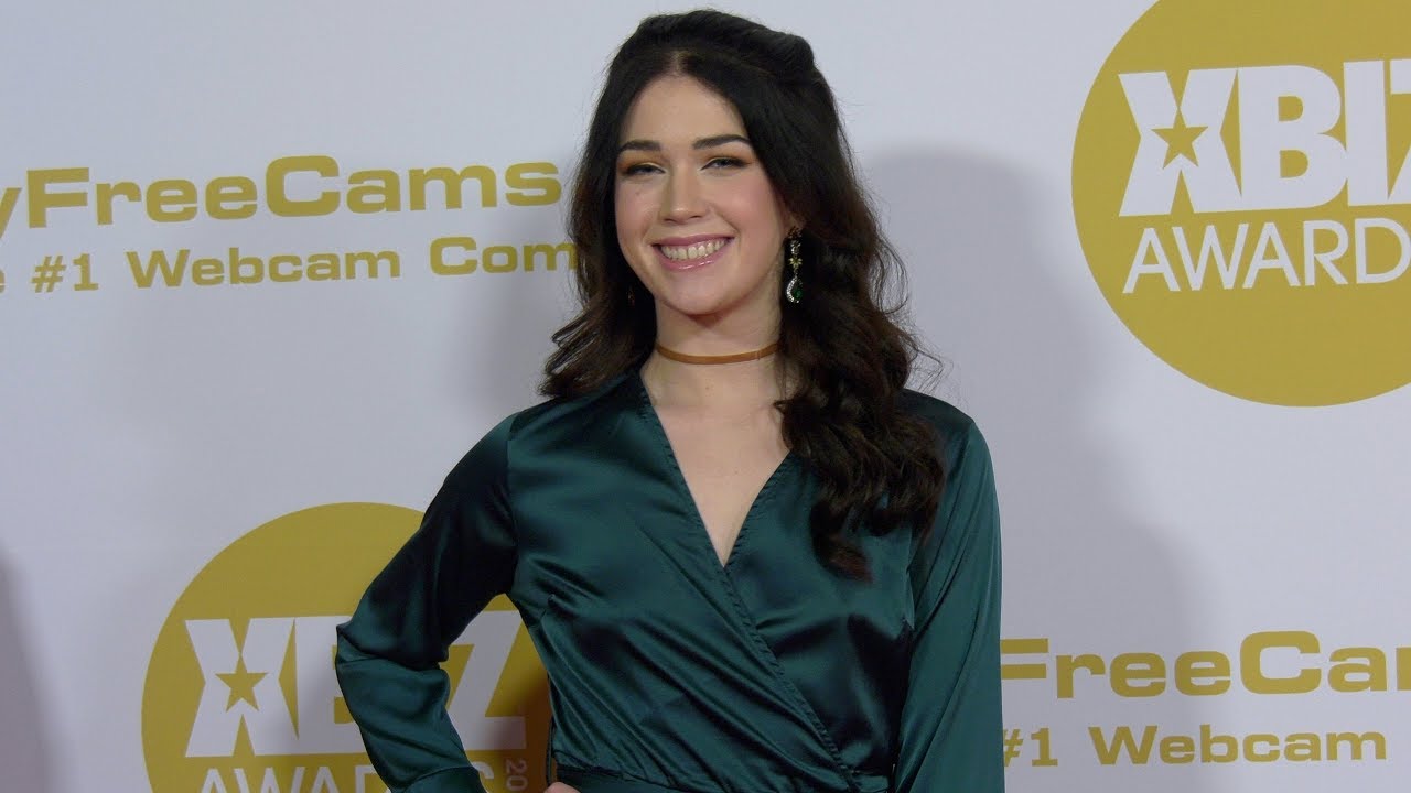 Evelyn Claire 2020 XBIZ Awards Red Carpet Fashion in 4K