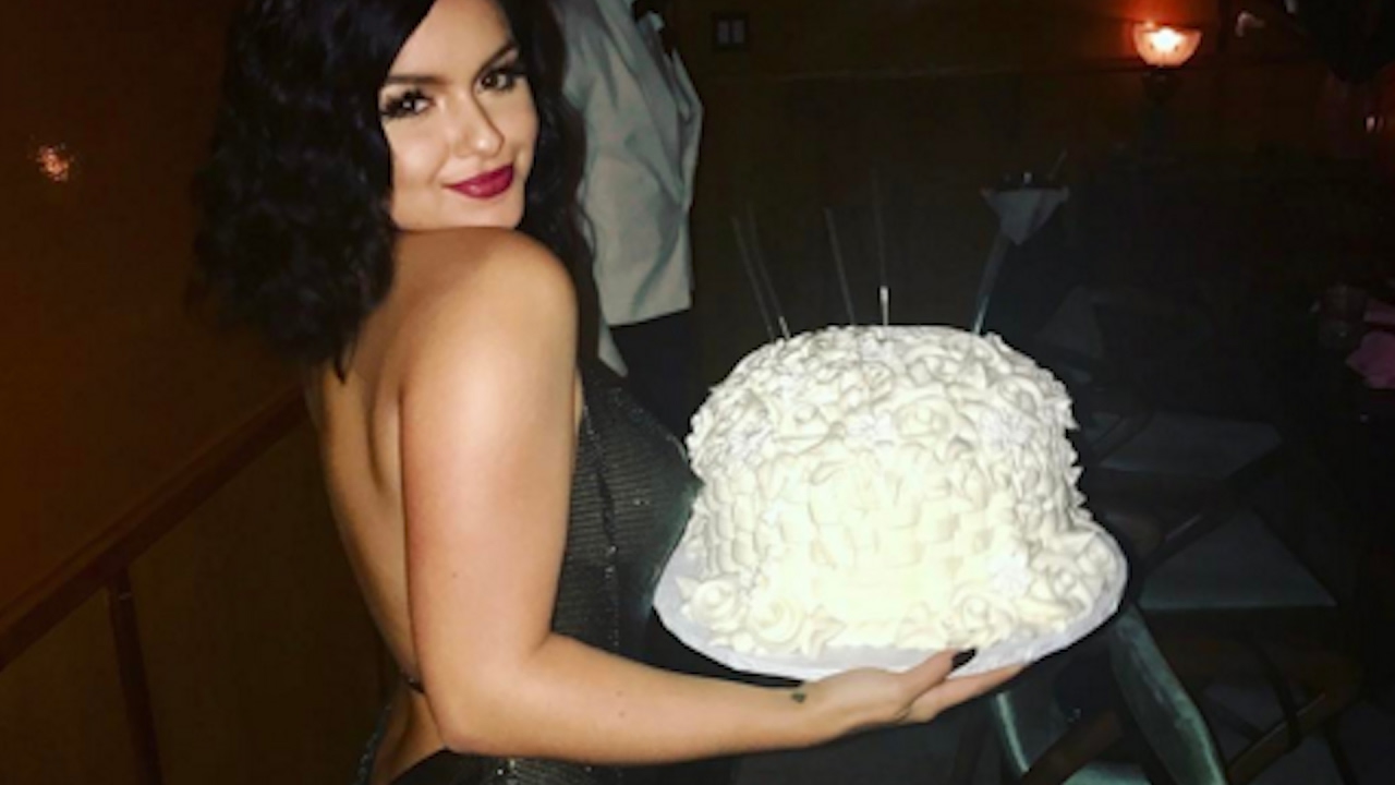 'Modern Family' Star Ariel Winter NAKED       Showing Off Boobs AND Ass at Birthday Celebration