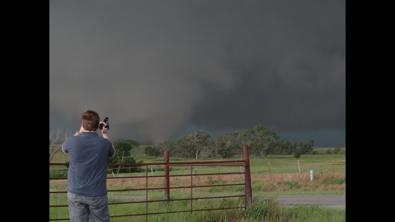 Raw footage of the development of the El Reno, Oklahoma, tornado - May 31st, 2013