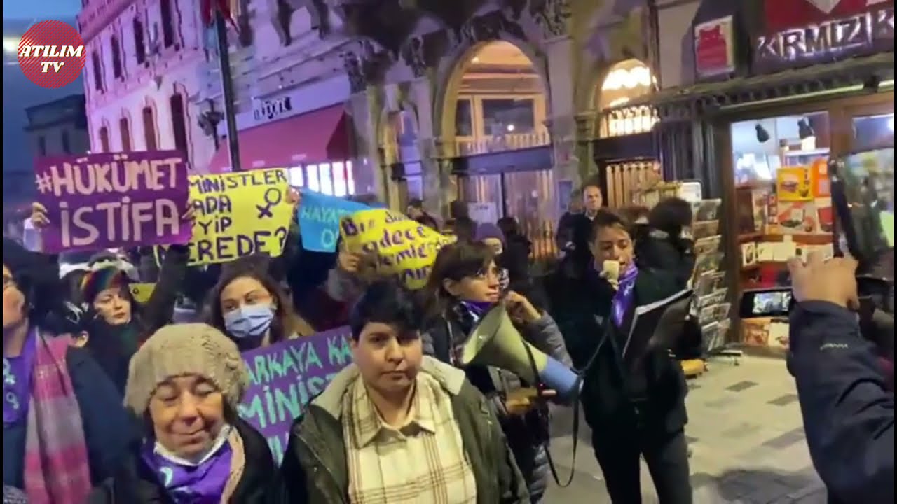 İstanbul'da Kadınlar, 25 Kasım İçin Taksim Tünel'de Eylemde ! Taksim Kadın Yürüyüşü !