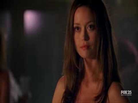 SUMMER GLAU LOOKİNG SEXY İN A MİNİSKİRT.