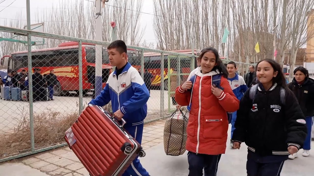 GLOBALink | Mountainous town in China's Xinjiang ensures safe travel of students