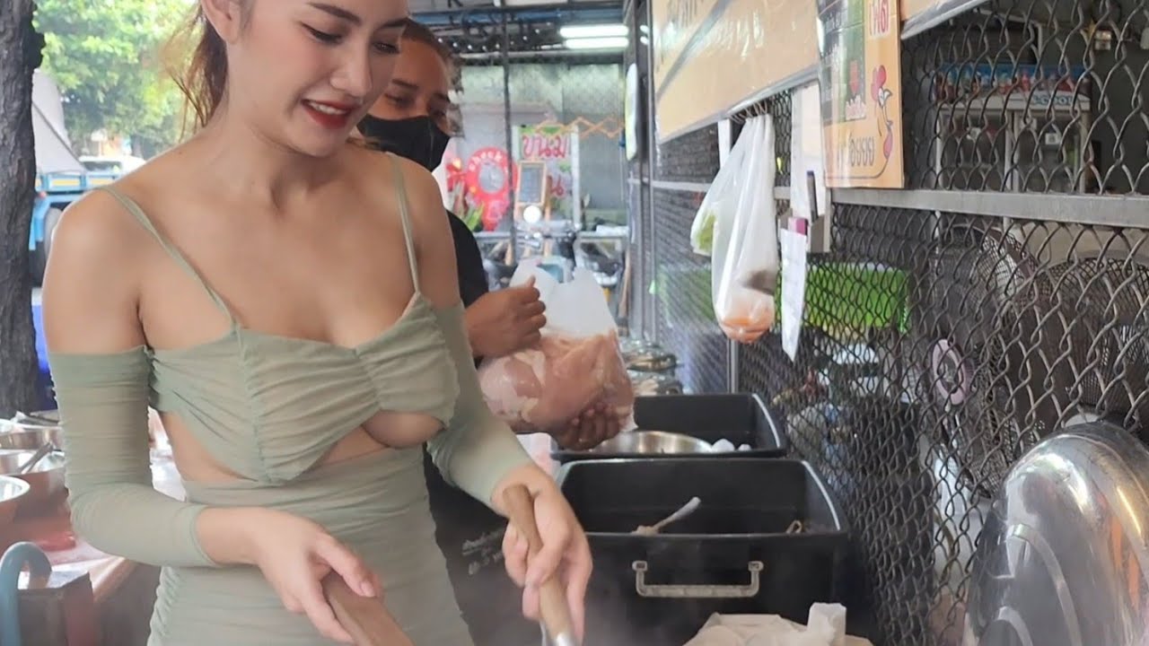 The most popular SEXY  CUTE lady serves $1.5 noodles buffet in BANGKOK - Thai Food -All You Can EAT