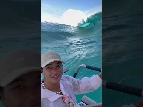 HUGE SURGE WAVE NEARLY TAKES BOATS AND PEOPLE WİTH İT!