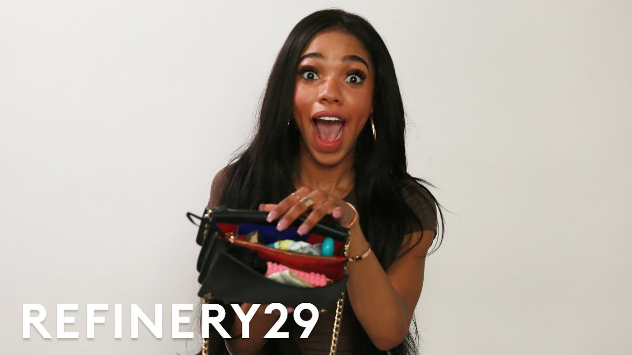 WHAT'S IN TEALA DUNN'S BAG | SPİLL IT | REFİNERY29