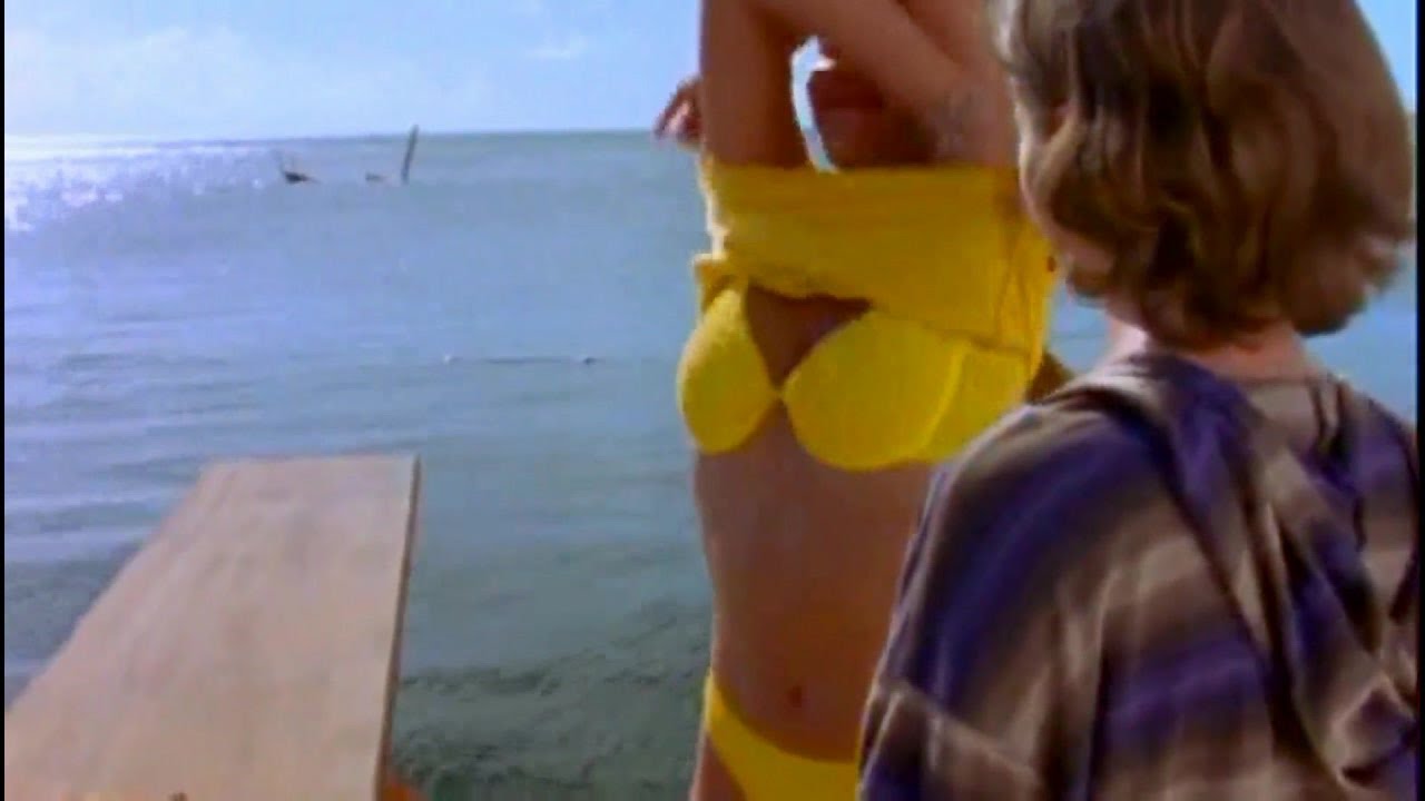 Jessica Alba: HOT YOUNG TEEN (14 years old). 'Flipper' clips (uncensored)