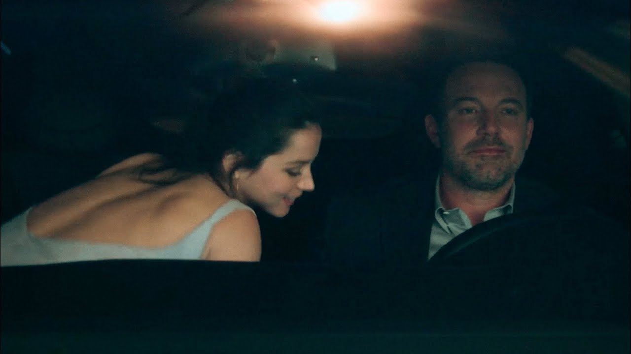 Ana de Armas y Ben Affleck tienen un momento HOT en el coche | Aguas profundas | Prime Video España