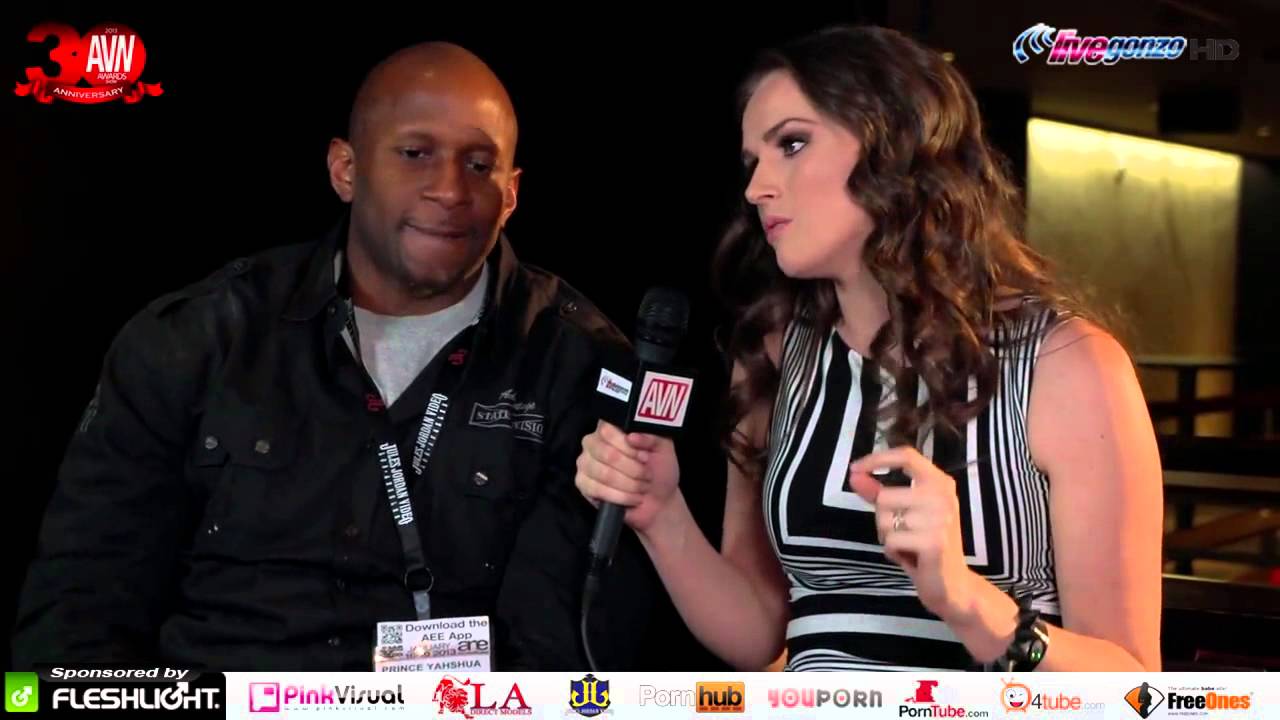 INSİDE AVN EXPO 2013 HOSTED BY TORİ BLACK (DAY 2 - PART 7)