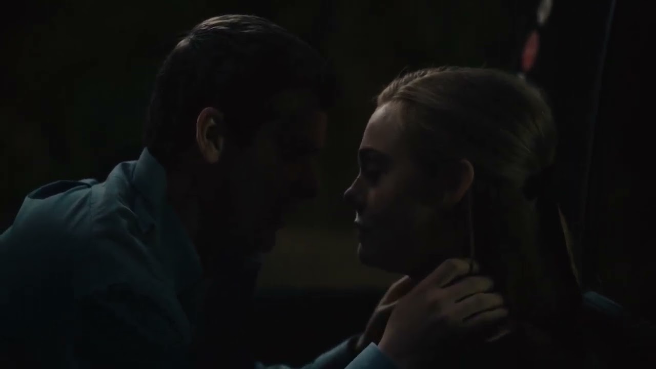The Girl from Plainville 1x05   Kiss Scene — Michelle and Coco Elle Fanning and Colton Ryan