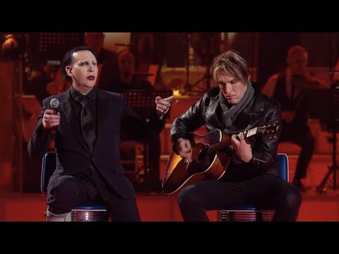 Marilyn Manson and Tyler Bates performing Sweet Dreams  Acoustic live on italian TV show MUSIC