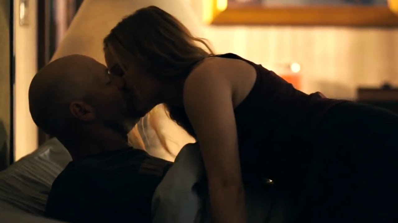 Kissing Scenes — Mike and Andy (Corey Stoll and Piper Perabo)