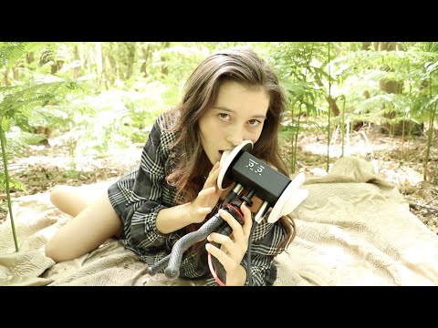 ASMR in the windy woods while eating twigs and leaves!????(Woodland sounds, crunching, tapping)