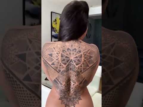 #Beautifulfirangi #tatoo Hot tattoo with sexy girl 