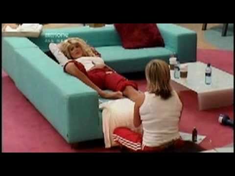 Victoria Silvstedt FEET massage