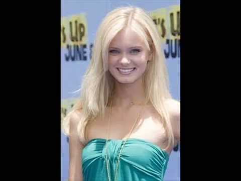 SARA PAXTON SEXY AND HOT PİCTURES