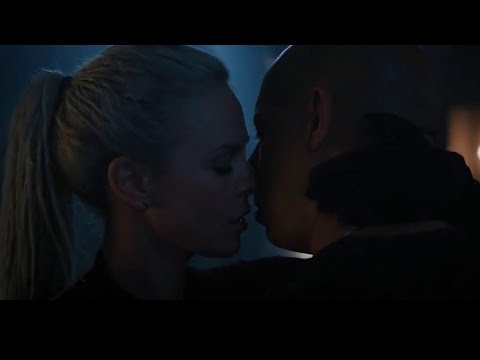 Fast  Furious 8 (2017) - Vin Diesel, Charlize Theron Kiss Scene (HD)