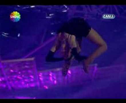 Buzda Dans Zeynep Tokuş Final Uçma gösterisi